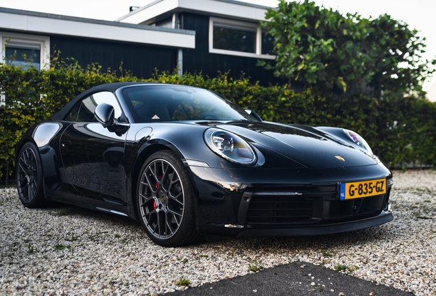 Porsche 992 Carrera 4S Cabriolet