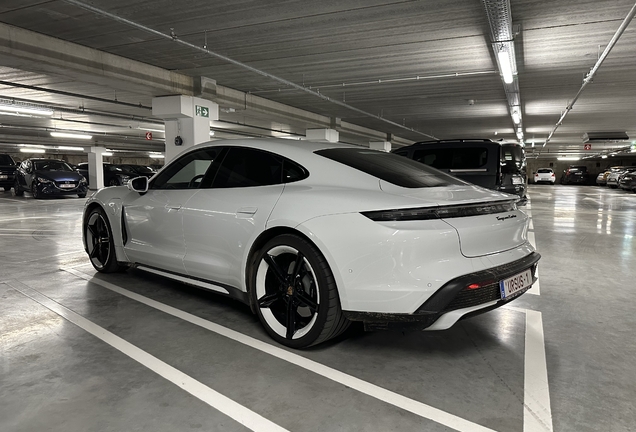 Porsche Taycan Turbo