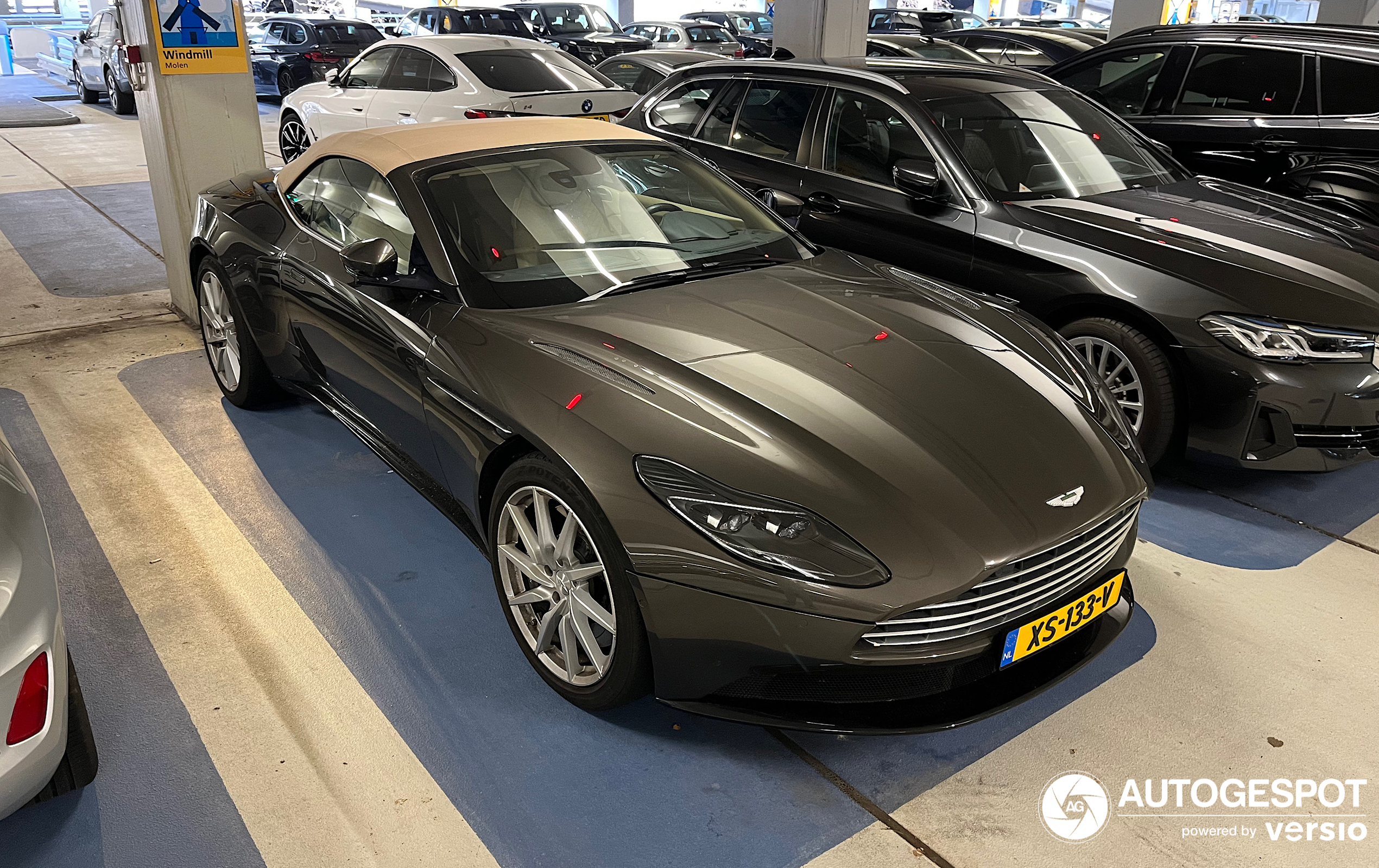 Aston Martin DB11 V8 Volante