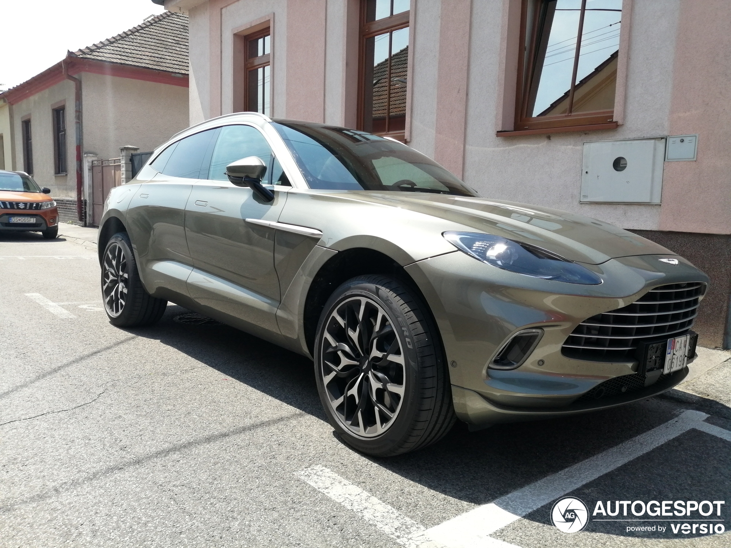 Aston Martin DBX