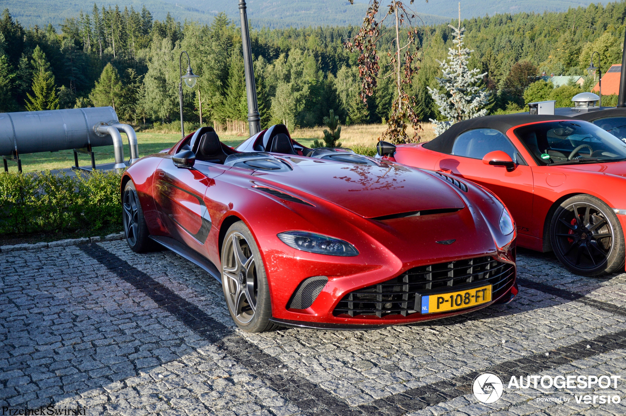 Aston Martin V12 Speedster duikt op in Polen