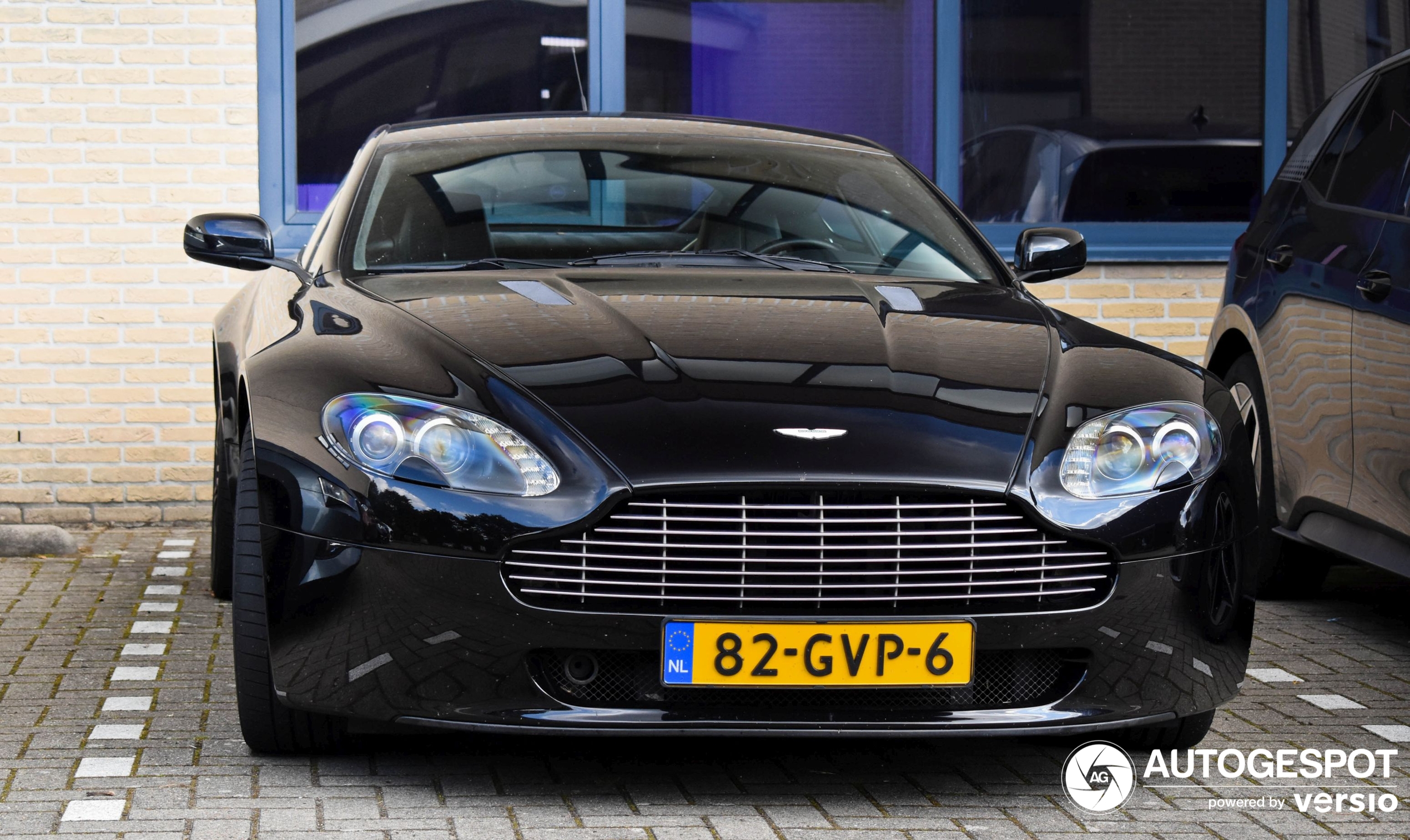 Aston Martin V8 Vantage