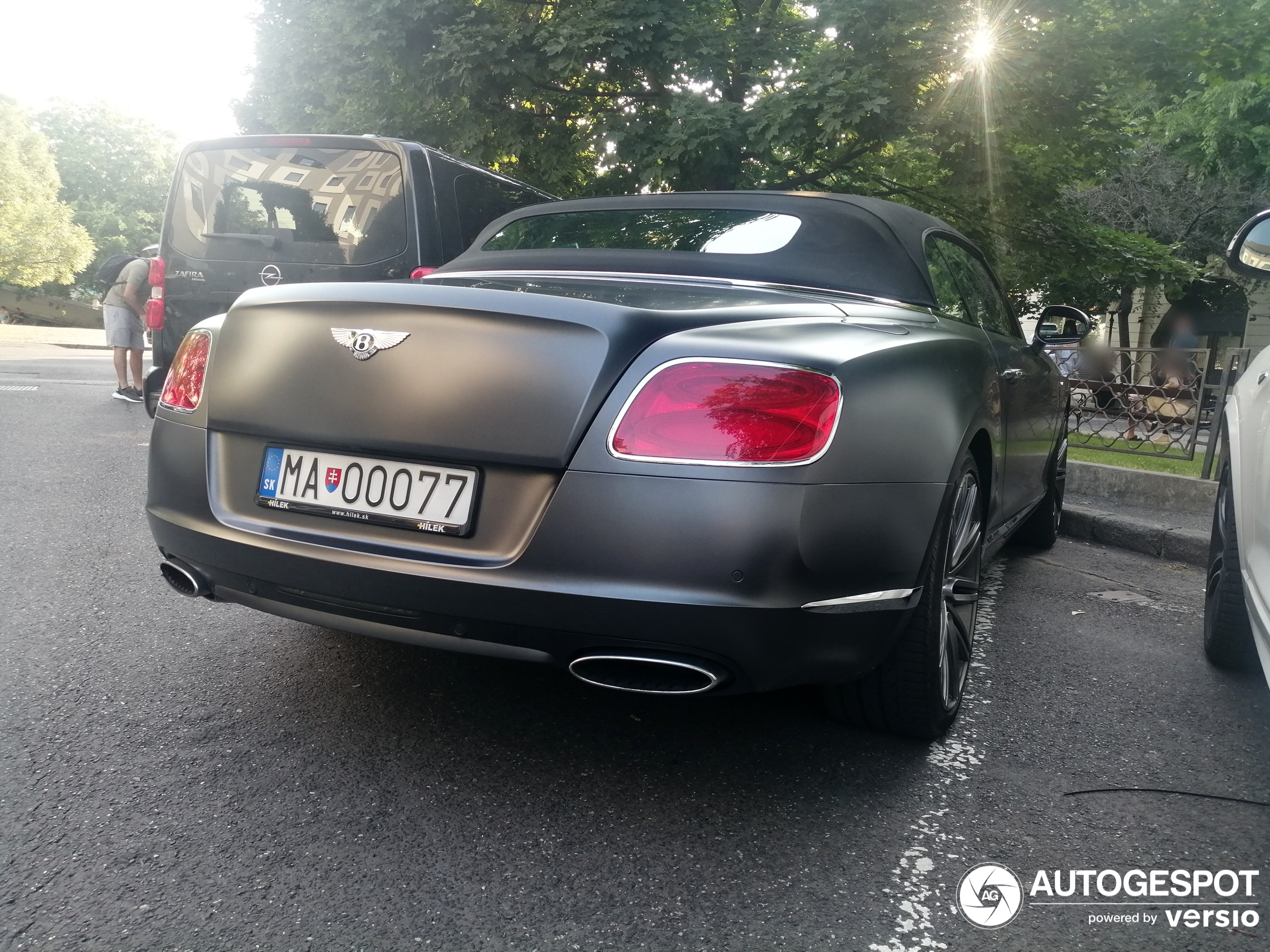 Bentley Continental GTC 2012