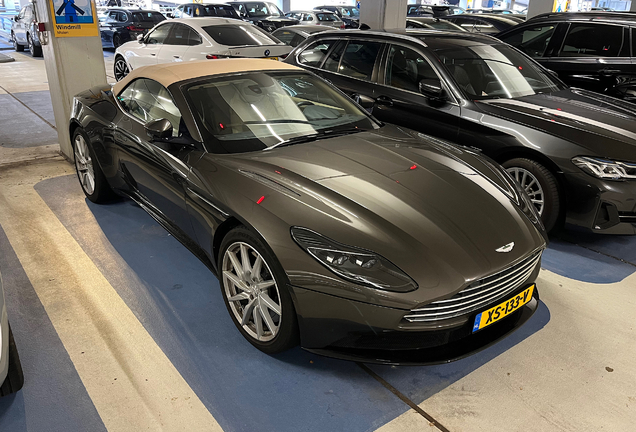 Aston Martin DB11 V8 Volante