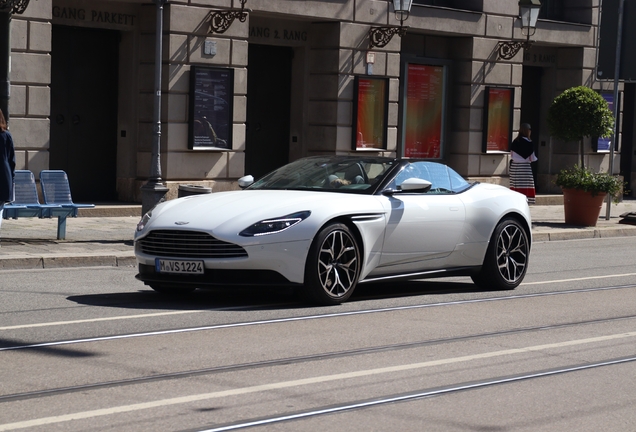 Aston Martin DB11 V8 Volante