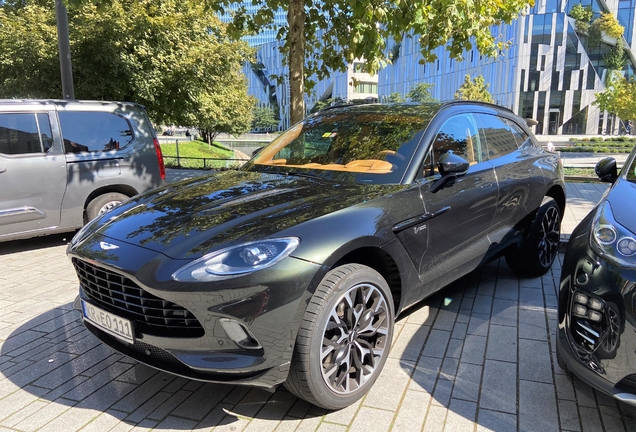 Aston Martin DBX