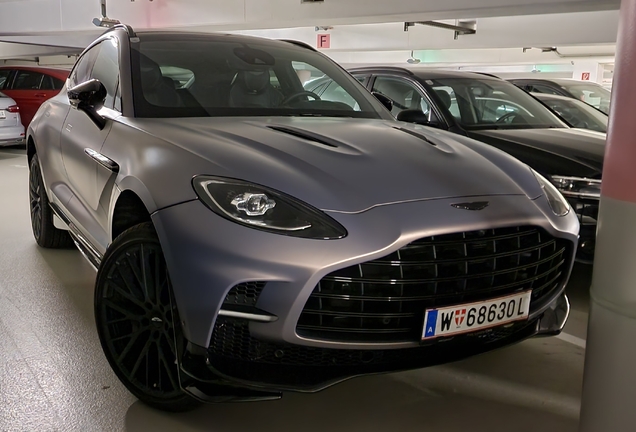 Aston Martin DBX707