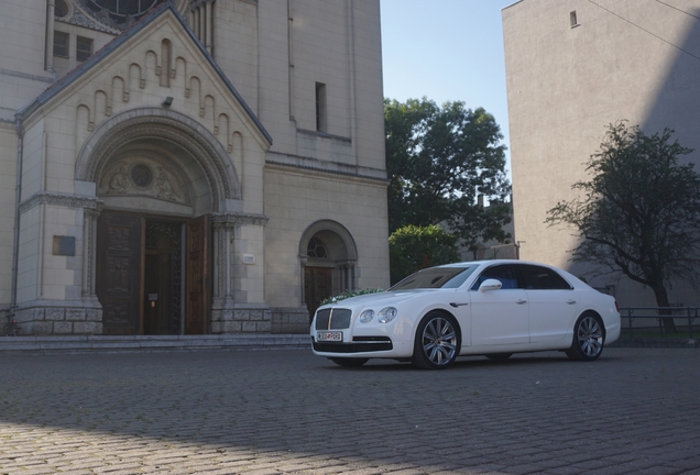 Bentley Flying Spur V8