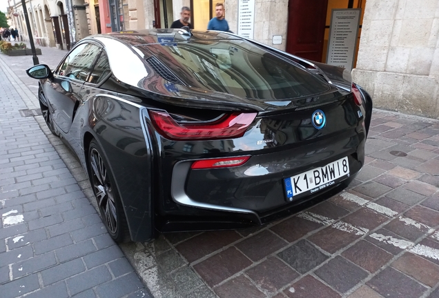 BMW i8