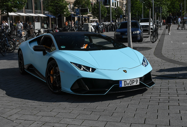 Lamborghini Huracán LP640-4 EVO