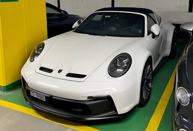 Porsche 992 Targa 4S Ares Design