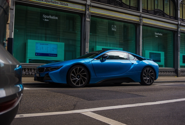 BMW i8