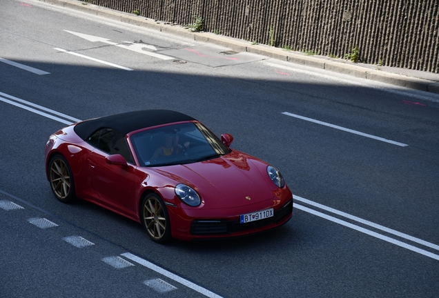 Porsche 992 Carrera 4S Cabriolet