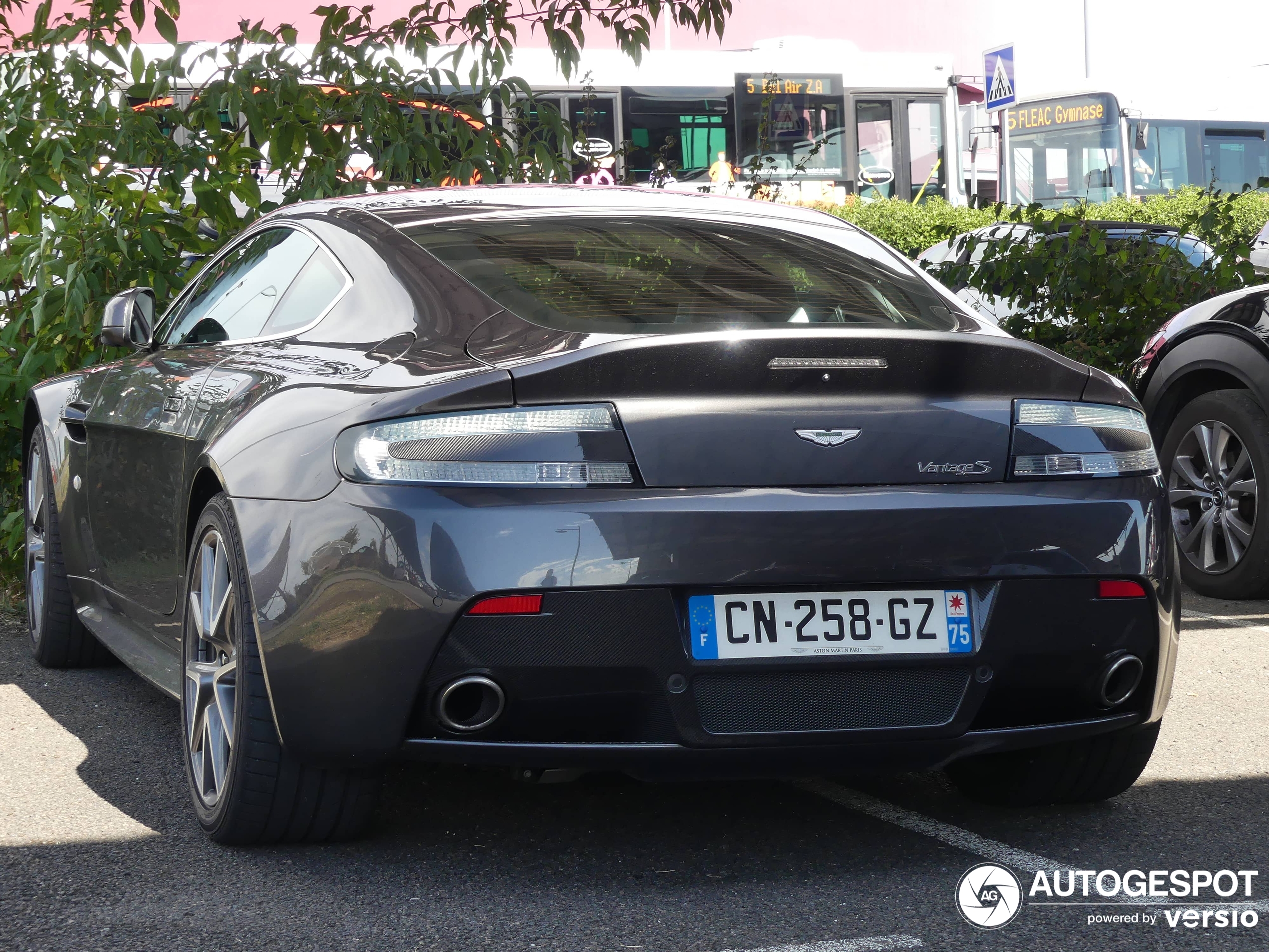 Aston Martin V8 Vantage S