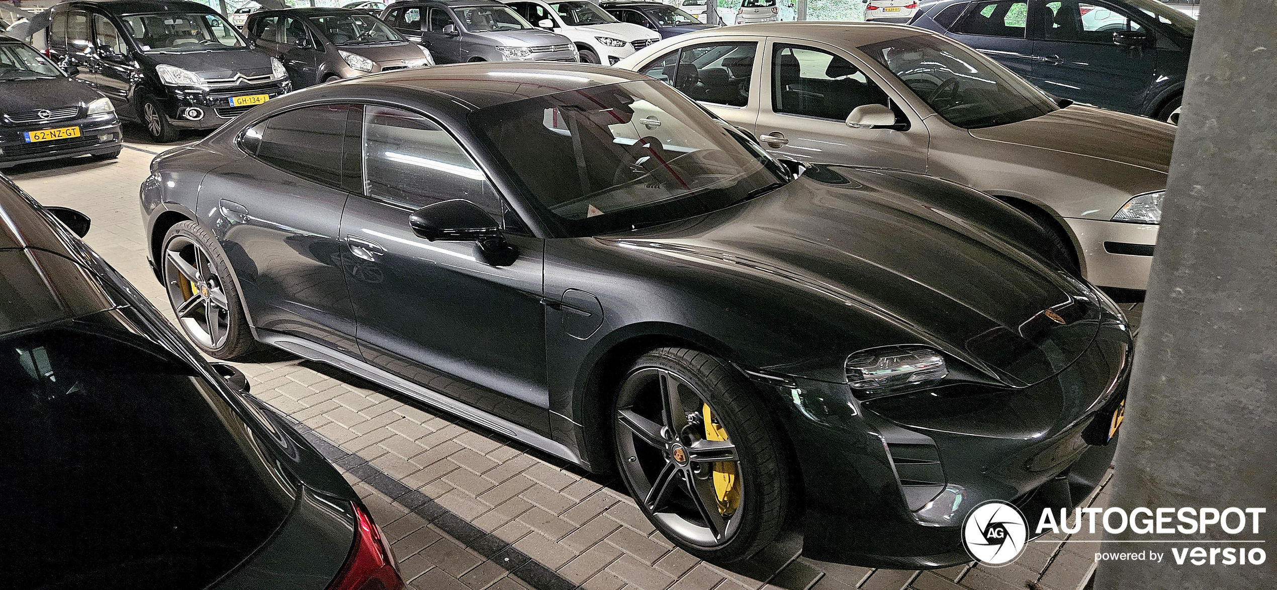 porsche-taycan-gts-
