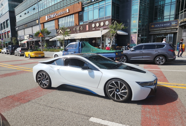 BMW i8