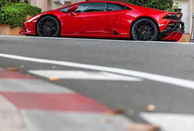 Lamborghini Huracán LP640-4 EVO