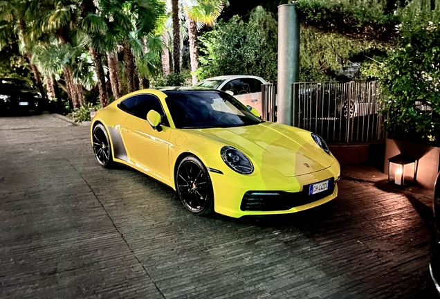 Porsche 992 Carrera 4S