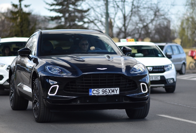 Aston Martin DBX