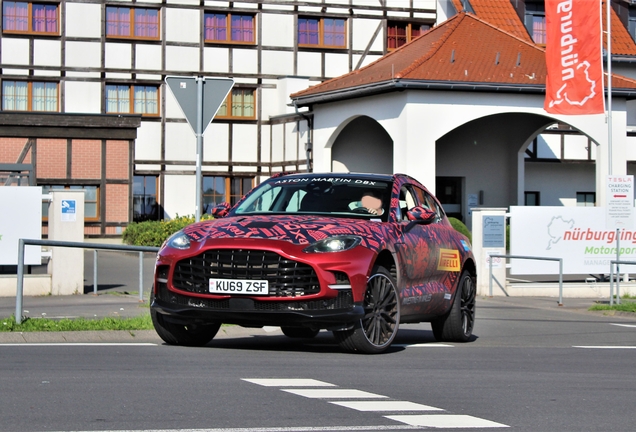 Aston Martin DBX707