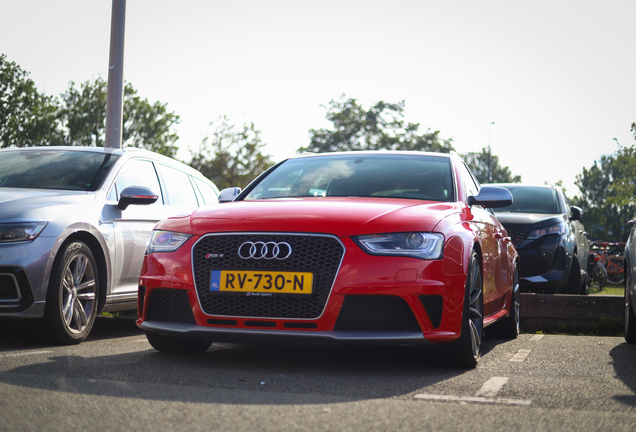 Audi RS4 Avant B8