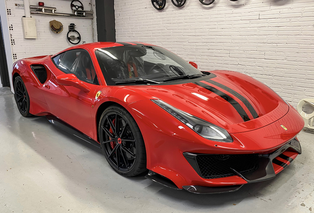 Ferrari 488 Pista