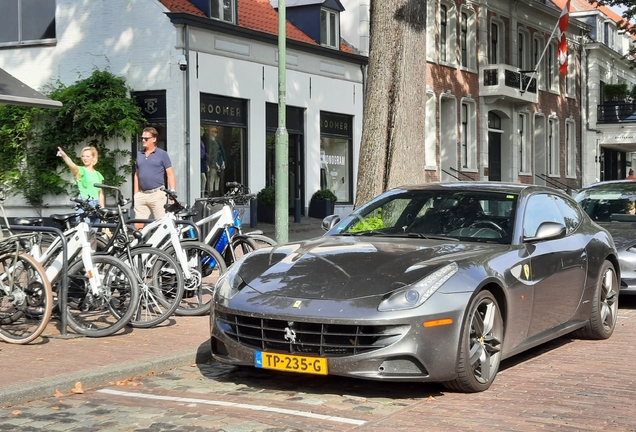 Ferrari FF