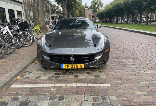 Ferrari FF