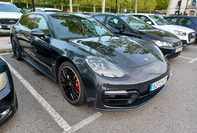 Porsche 971 Panamera GTS Sport Turismo