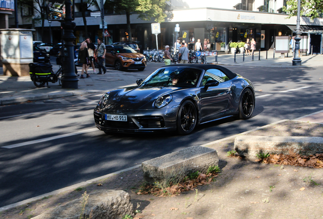 Porsche 992 Carrera 4 GTS Cabriolet