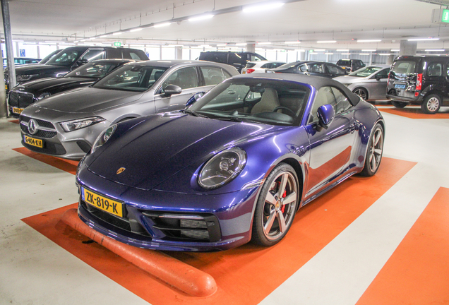 Porsche 992 Carrera 4S Cabriolet