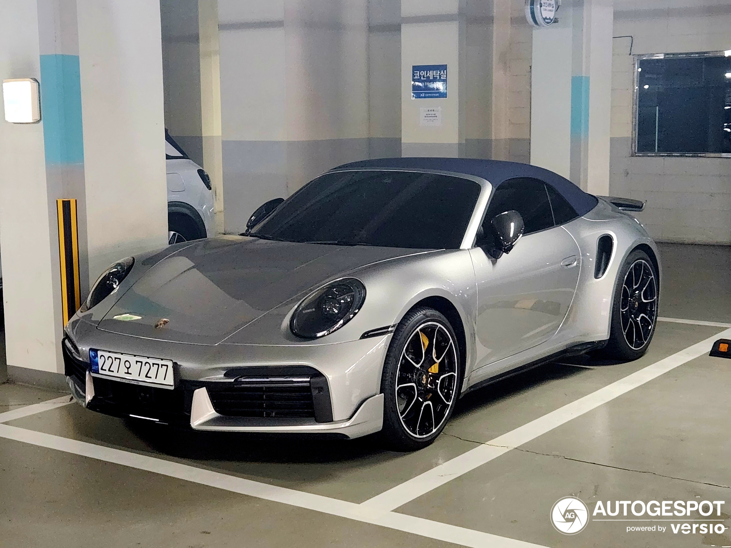 Porsche 992 Turbo S Cabriolet