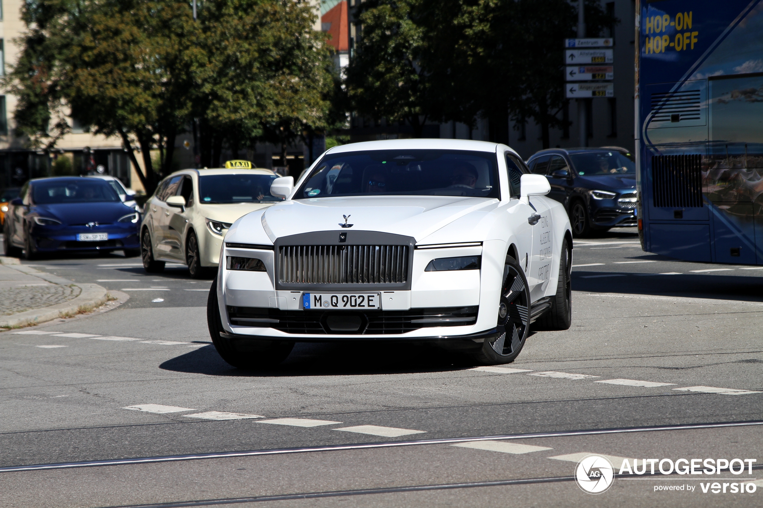 Rolls-Royce test maar door met de Spectre