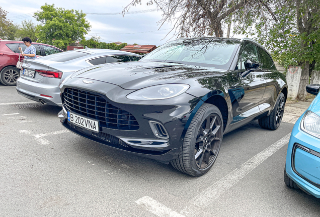 Aston Martin DBX