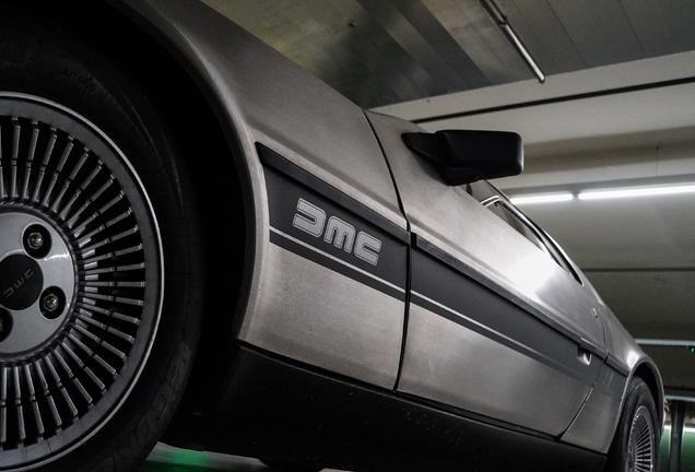 DeLorean DMC-12