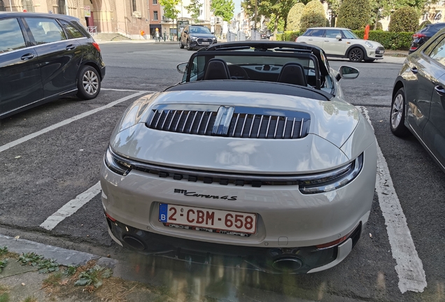 Porsche 992 Carrera 4S Cabriolet