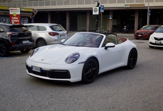 Porsche 992 Carrera 4S Cabriolet