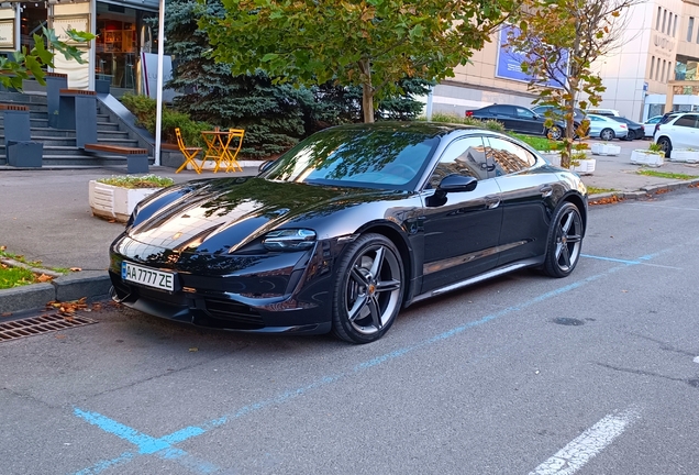 Porsche Taycan Turbo