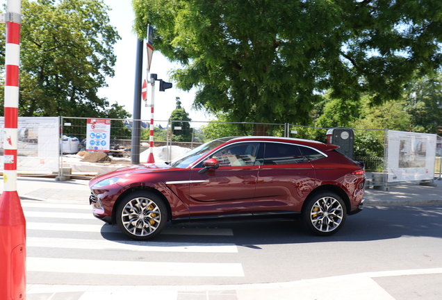 Aston Martin DBX