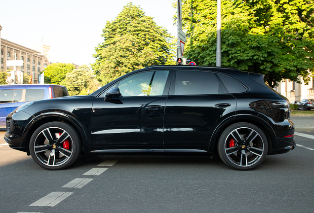 Porsche 9YA Cayenne GTS