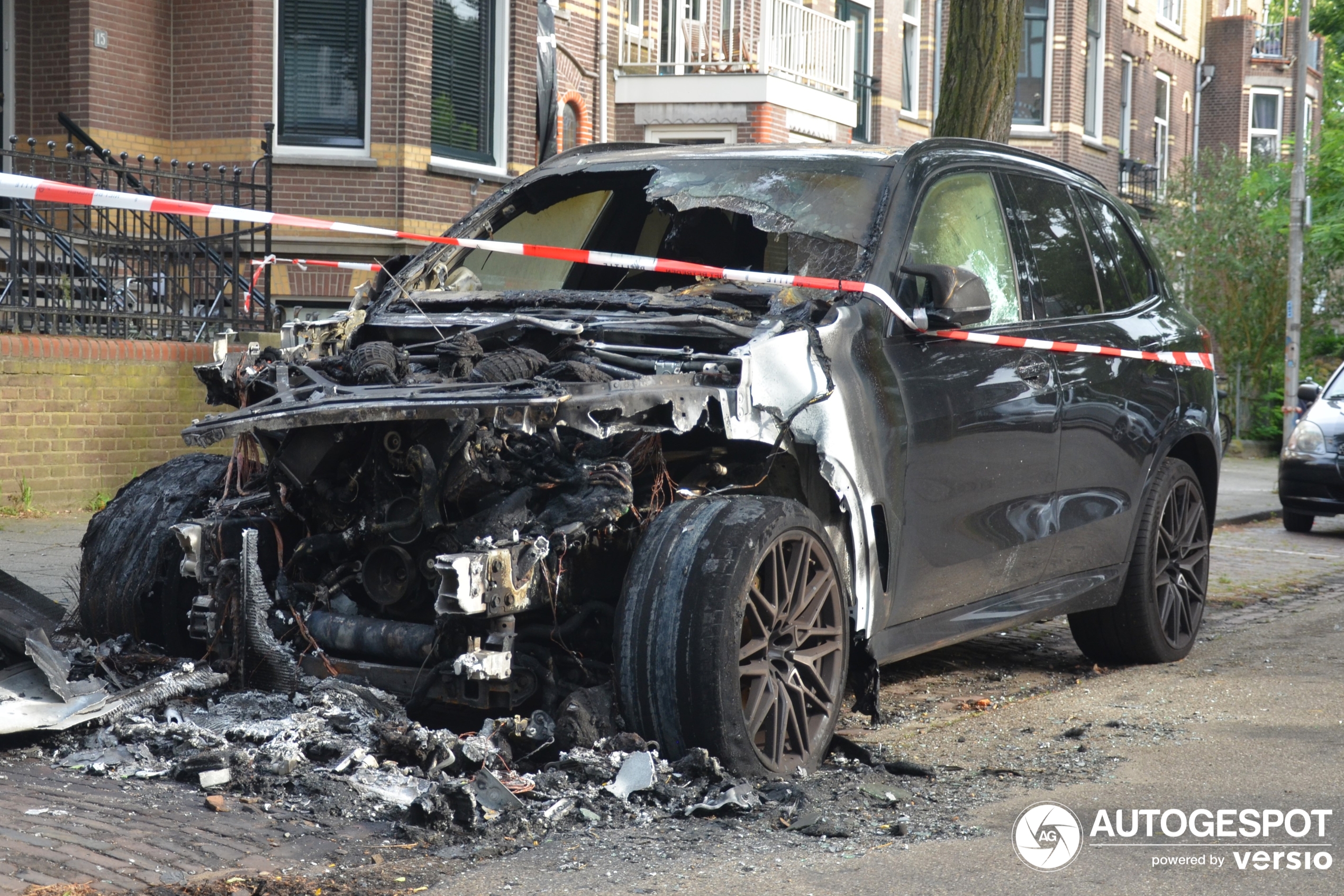 Again we have to see the pictures of a burnt car