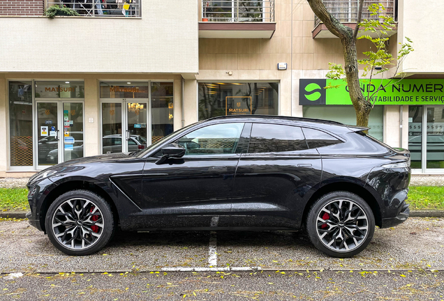 Aston Martin DBX