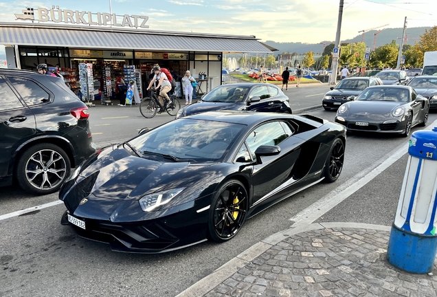 Lamborghini Aventador S LP740-4