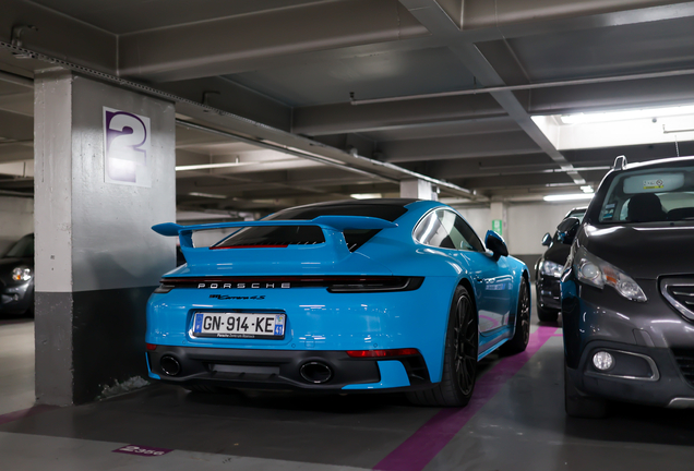 Porsche 992 Carrera 4S