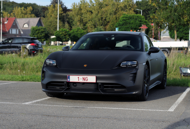 Porsche Taycan GTS Sport Turismo