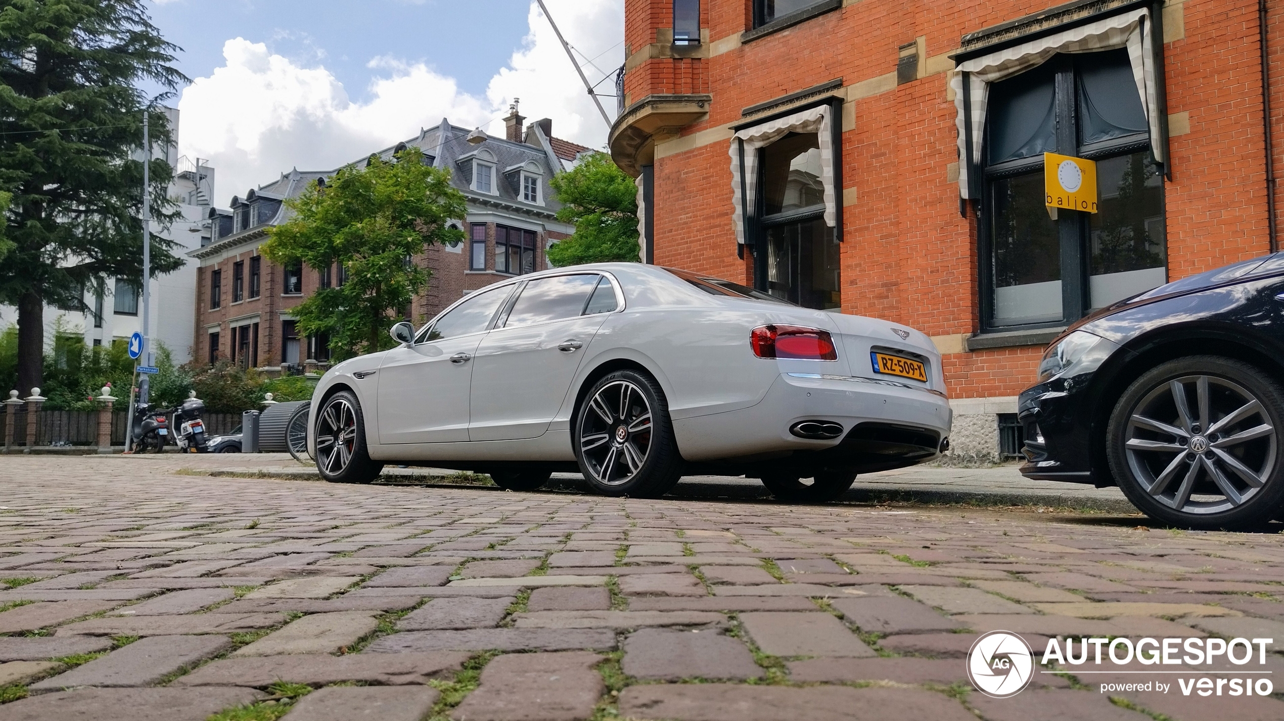 Bentley Flying Spur V8 S