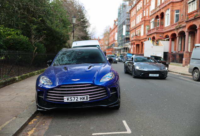 Aston Martin DBX707