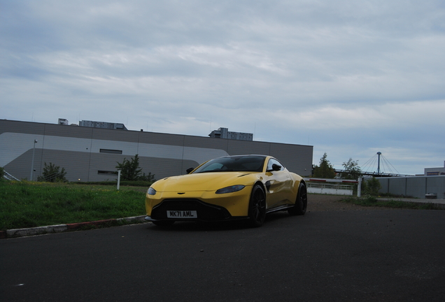 Aston Martin V8 Vantage 2018