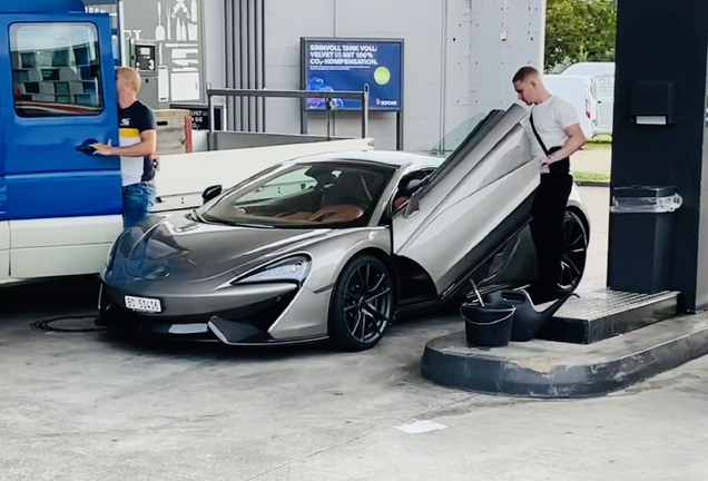 McLaren 570GT