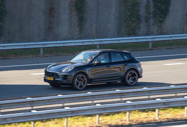 Porsche 95B Macan GTS